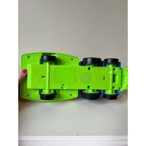 Fisher-Price Little People Choo-Choo Zoo Train Music Sounds, 4 Figures Works - Picture 10 of 12